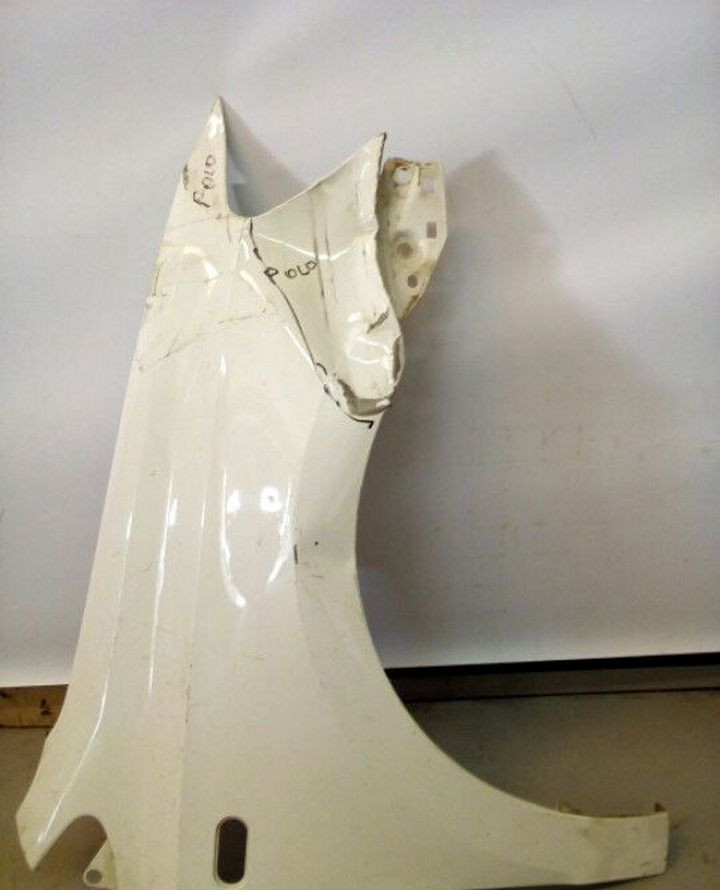 Крыло переднее правое Volkswagen Polo седан oem 6r0821106 (вмятины) (скл 3)