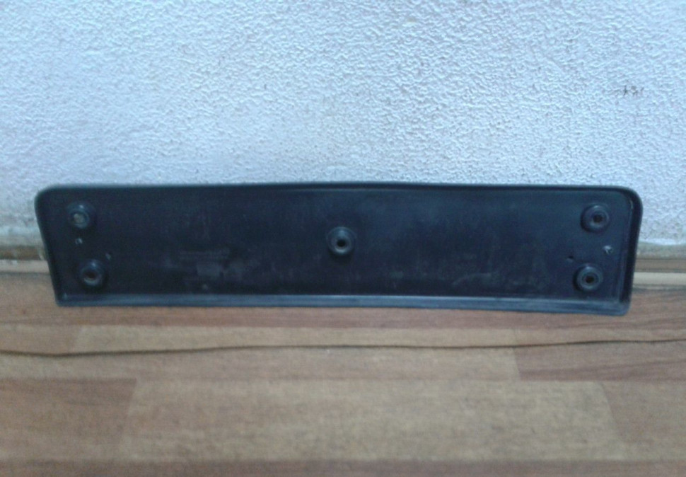 Подиум номерного знака Volkswagen Tiguan oem 5NA807287 Подиум номерного знака Volkswagen Tiguan oem 5NA807287