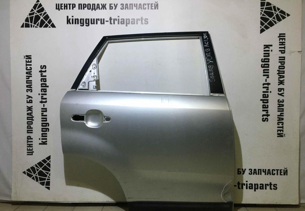 Дверь задняя правая Kia Sorento 2 09-20 oem 770042P000 (Скл-3)