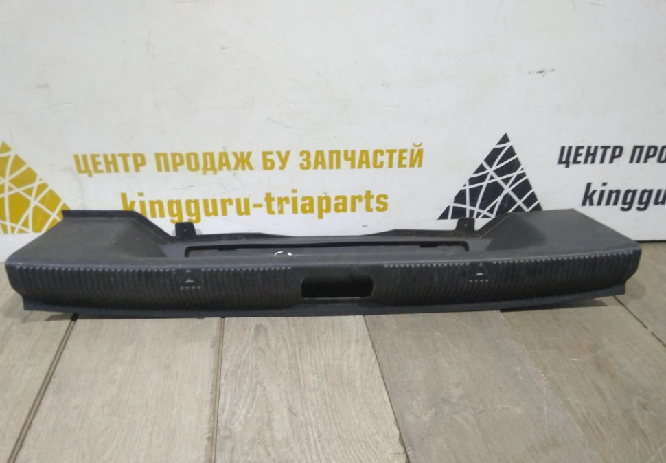 Обивка задней панели бу Skoda Yeti OEM 5L6863485A