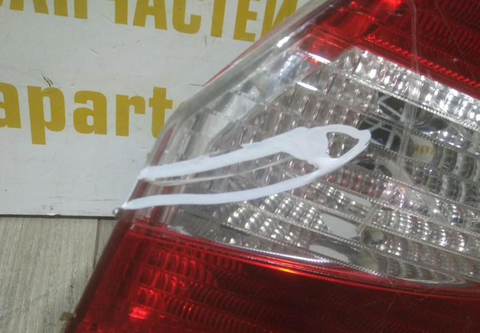 Фонарь правый бу Skoda Fabia 2 OEM 5J6945112