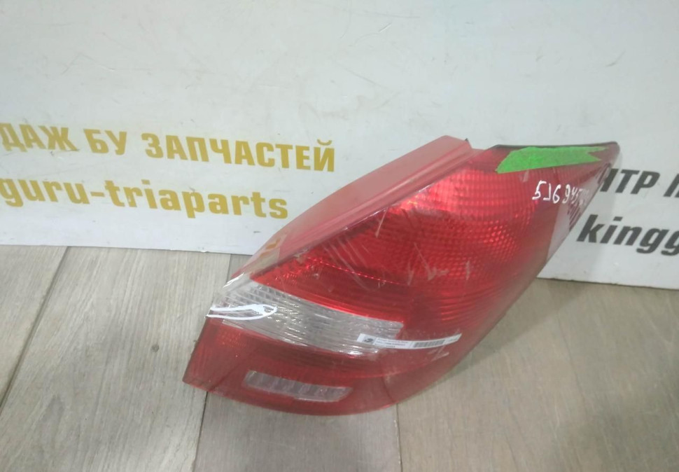 Фонарь правый бу Skoda Fabia 2 OEM 5J6945112