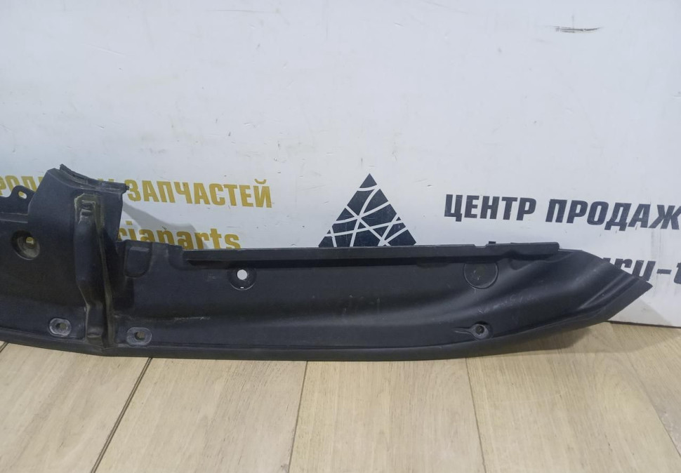 Уплотнитель крыла левый бу BMW 7 G11 OEM 51767347399 Уплотнитель крыла левый бу BMW 7 G11 OEM 51767347399