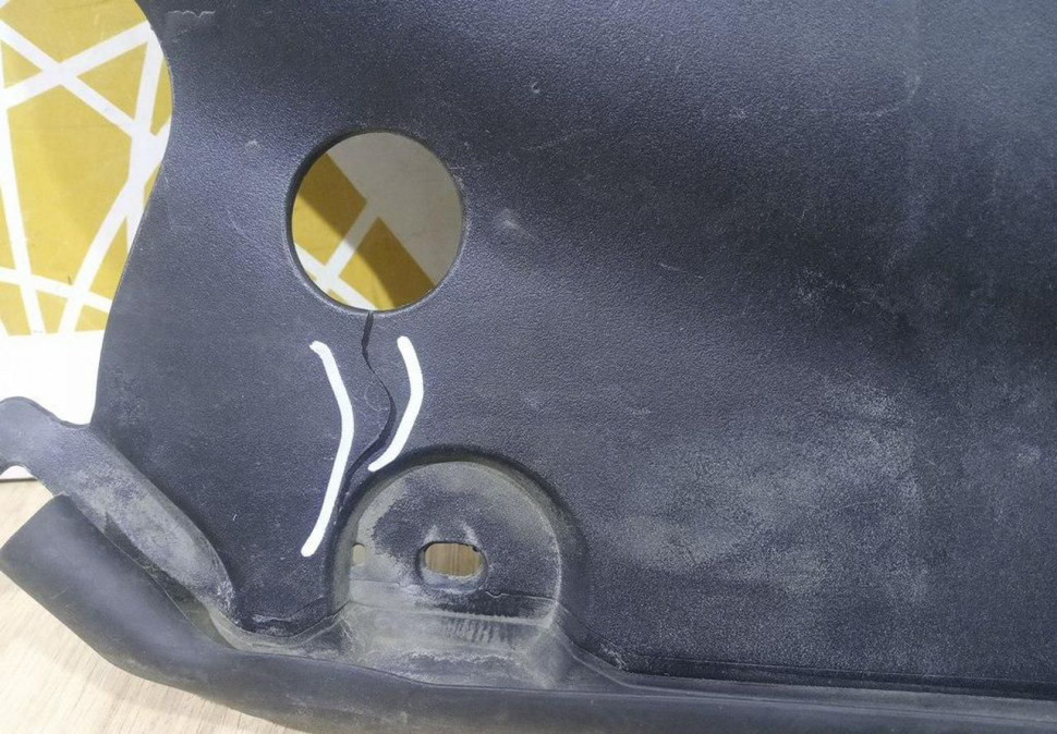 Уплотнитель крыла левый бу BMW 7 G11 OEM 51767347399 Уплотнитель крыла левый бу BMW 7 G11 OEM 51767347399