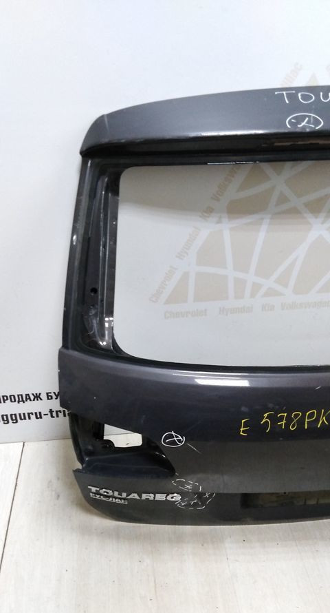 Крышка багажника Volkswagen Touareg 2 10-18 oem 7P6827025