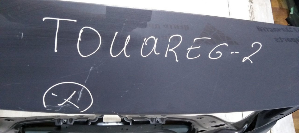 Крышка багажника Volkswagen Touareg 2 10-18 oem 7P6827025