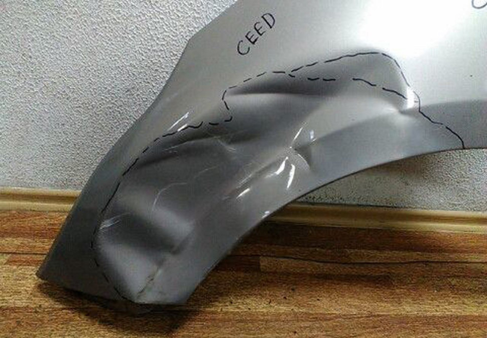 Крыло переднее левое Kia Ceed (12>) вмятины Крыло переднее левое Kia Ceed (12>) вмятины