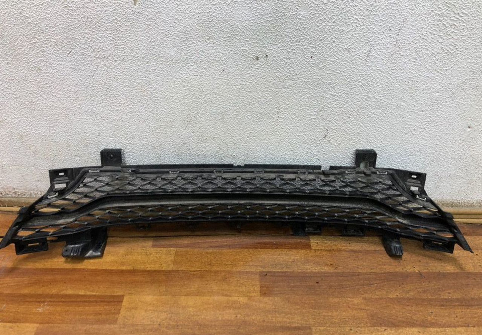 Решетка переднего бампера Lada X-Ray oem 622544361r (слом. 1 крепл.) (скл-3) Решетка переднего бампера Lada X-Ray oem 622544361r (слом. 1 крепл.) (скл-3)