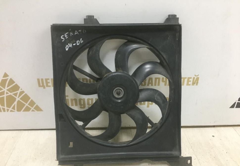 Диффузор с вентилятором Kia Cerato 1 1.6 2003-2009 oem 253502F000