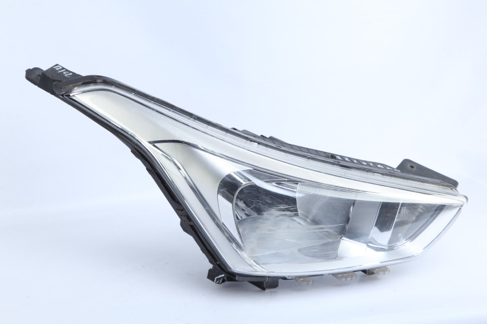 Фара правая (галоген) Hyundai Creta oem 92102m0000