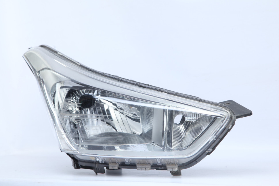 Фара правая (галоген) Hyundai Creta oem 92102m0000