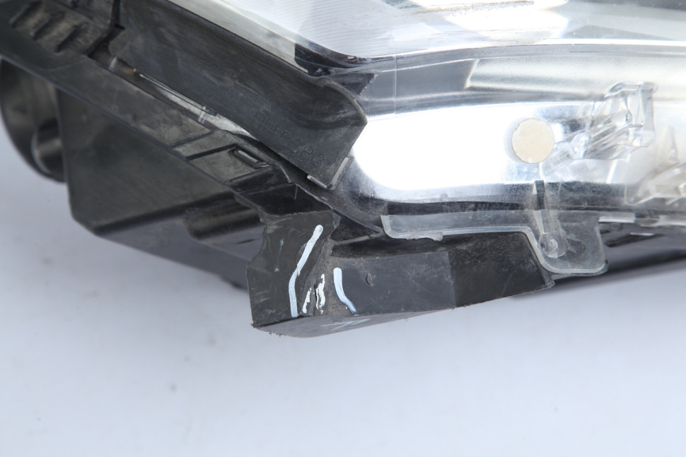 Фара правая (галоген) Hyundai Creta oem 92102m0000