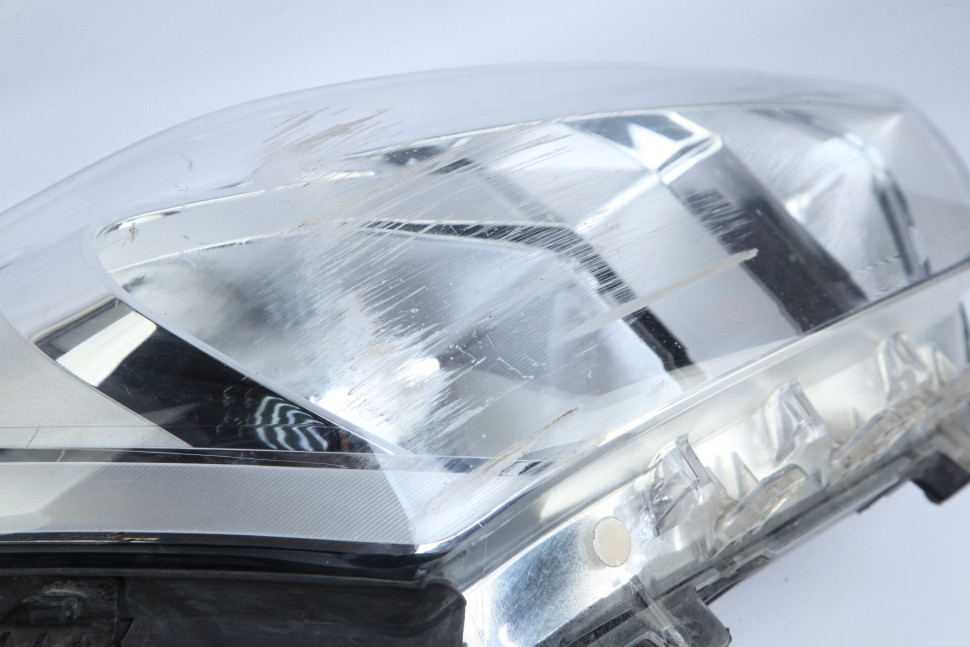 Фара правая (галоген) Hyundai Creta oem 92102m0000