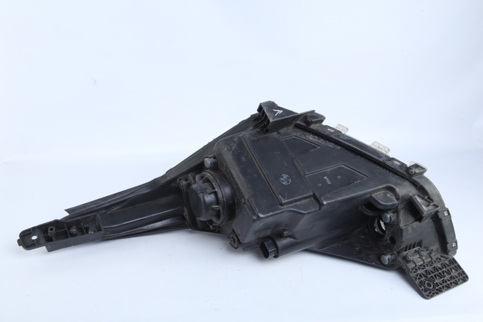 Фара правая (галоген) Hyundai Creta oem 92102m0000