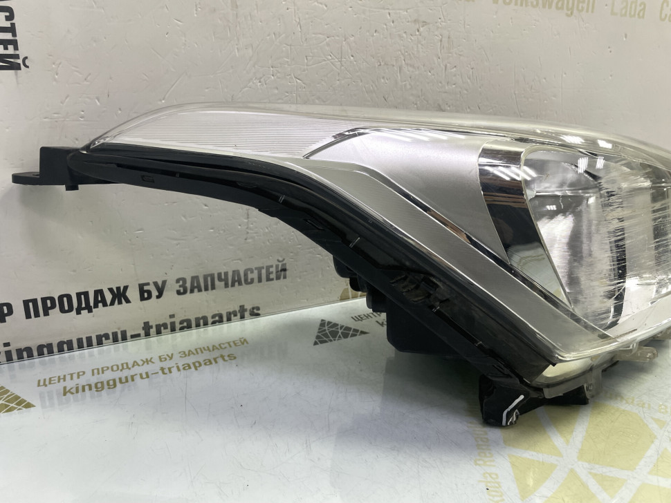 Фара правая (галоген) Hyundai Creta oem 92102m0000