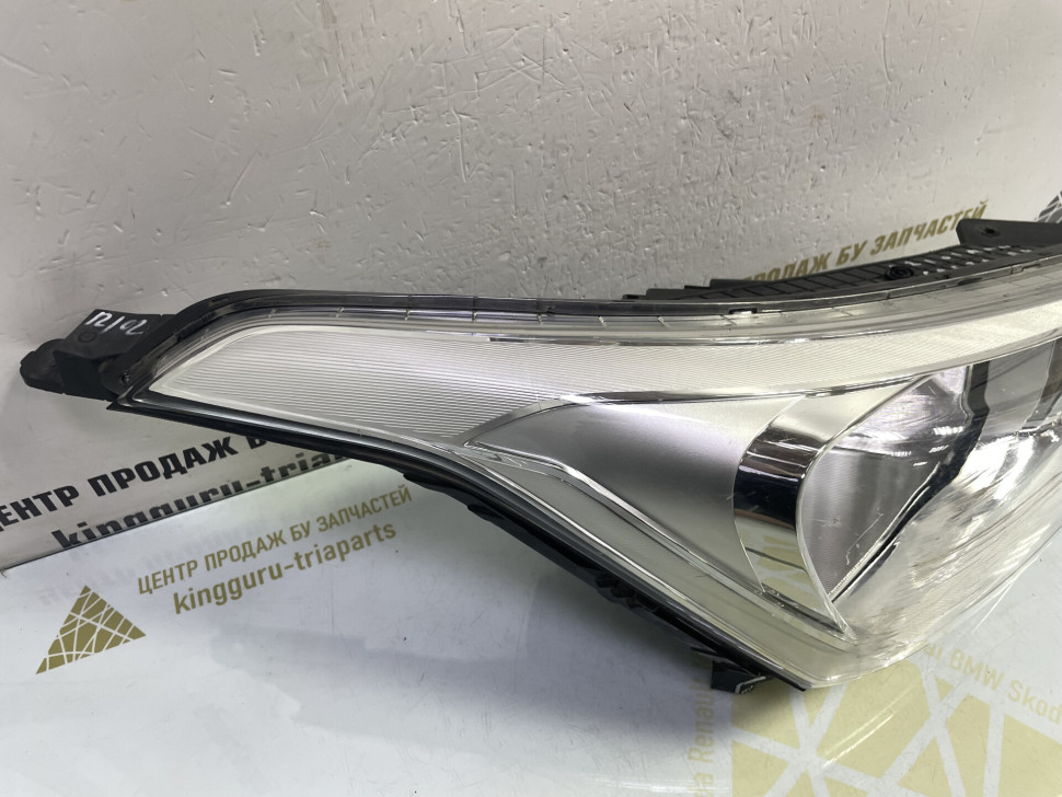 Фара правая (галоген) Hyundai Creta oem 92102m0000