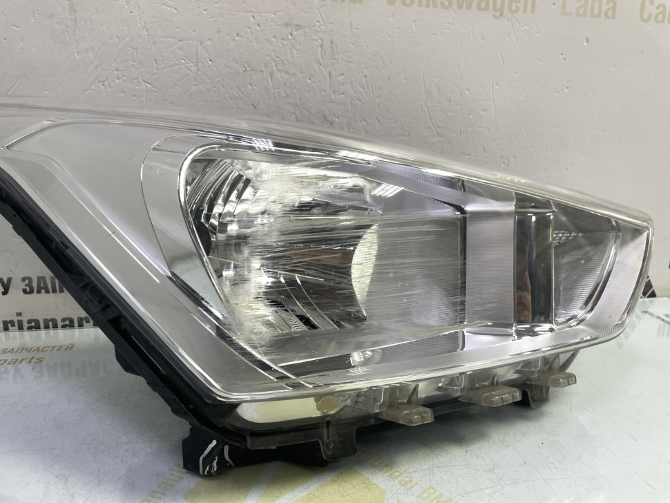 Фара правая (галоген) Hyundai Creta oem 92102m0000