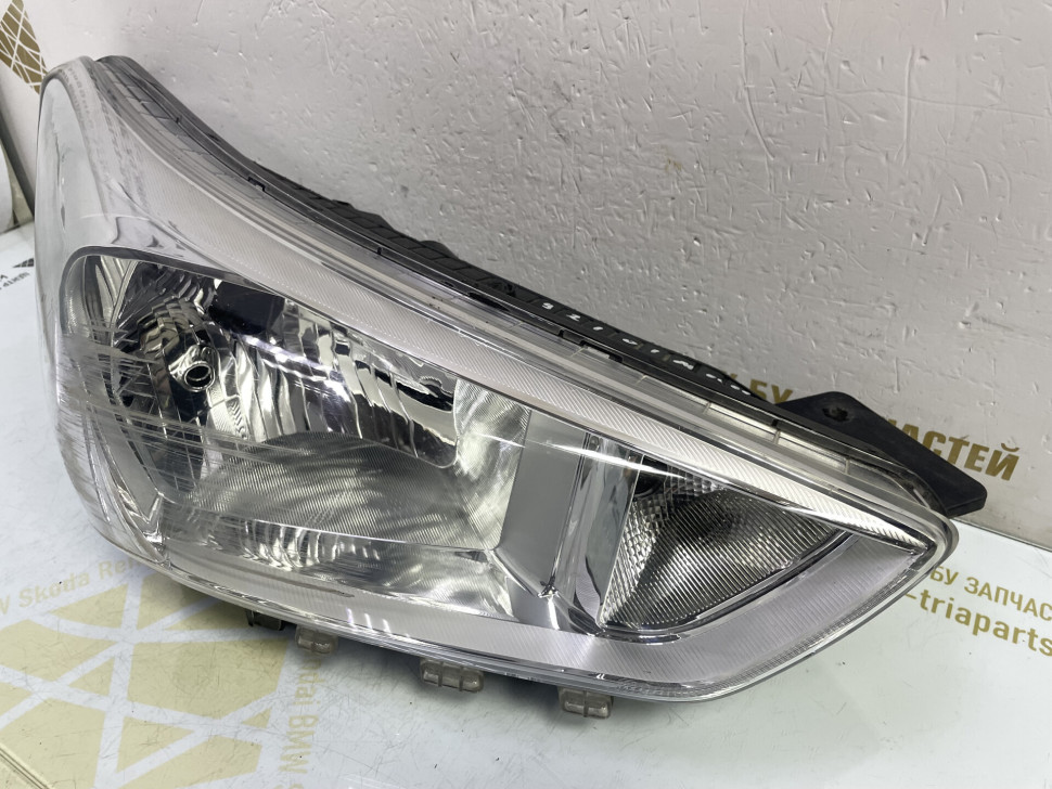 Фара правая (галоген) Hyundai Creta oem 92102m0000