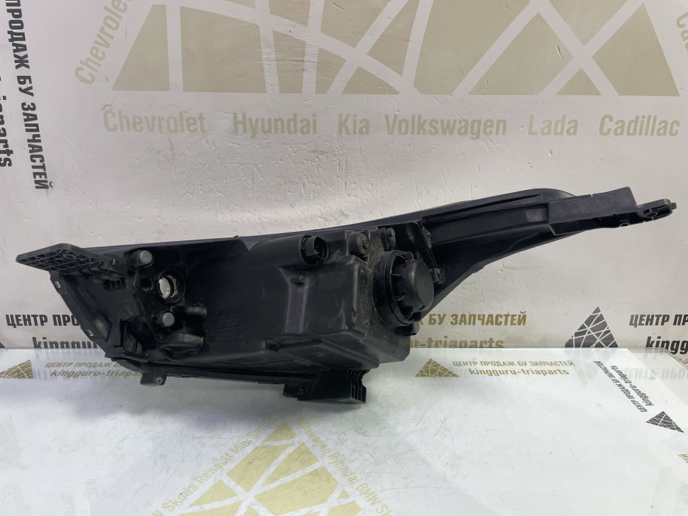 Фара правая (галоген) Hyundai Creta oem 92102m0000