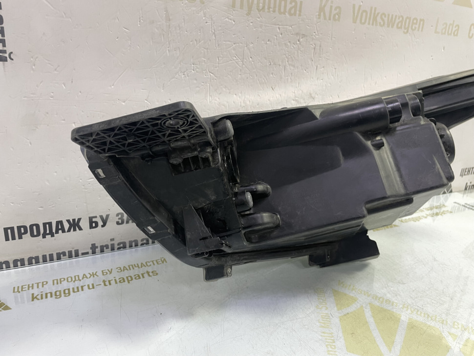 Фара правая (галоген) Hyundai Creta oem 92102m0000