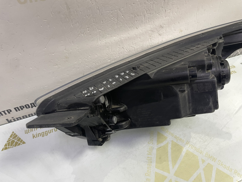 Фара правая (галоген) Hyundai Creta oem 92102m0000