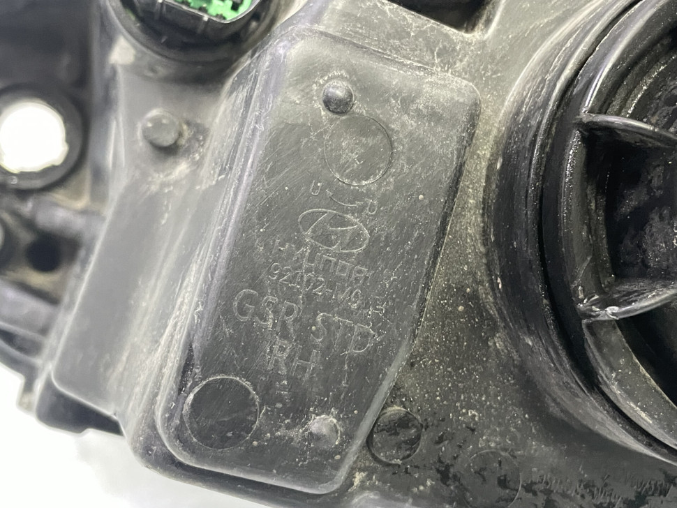 Фара правая (галоген) Hyundai Creta oem 92102m0000