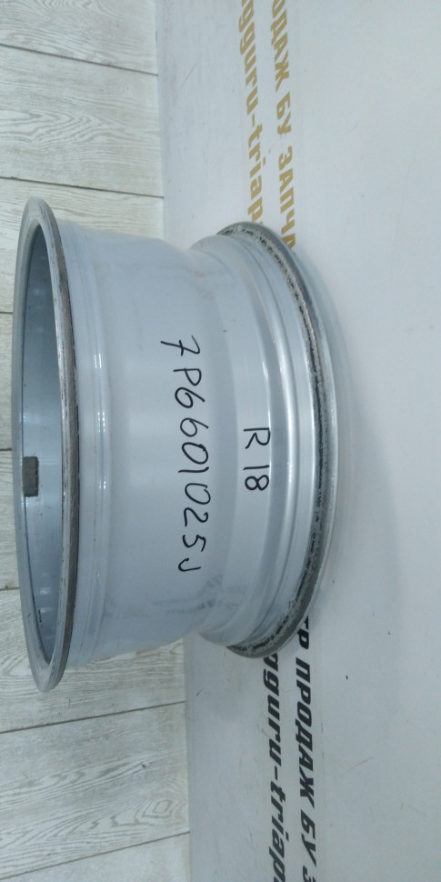 Диск литой R18 Volkswagen Touareg 2 2010 OEM 7P6601025J