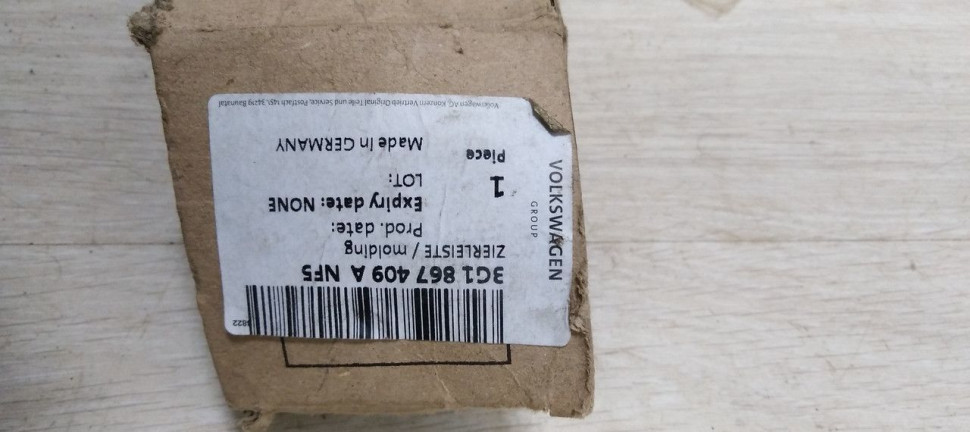 Накладка передней левой двери Volkswagen Passat B8 2014> oem 3G1867409ANF5