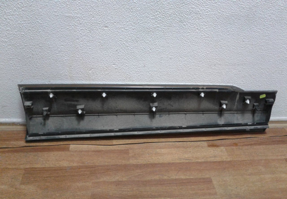 Молдинг двери передний левый Volkswagen Tiguan 2 (16>) oem 5na854939 (скл-3)
