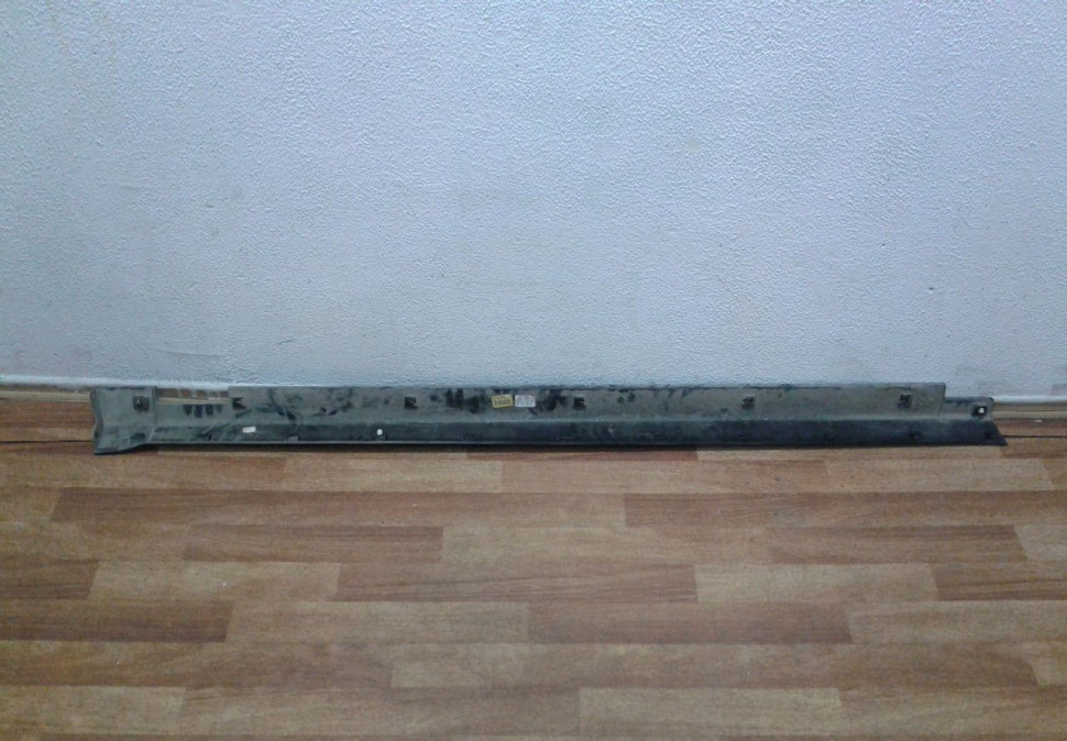 Накладка порога правая Hyundai Santa Fe 3 (12>) oem 877522w000 Накладка порога правая Hyundai Santa Fe 3 (12>) oem 877522w000