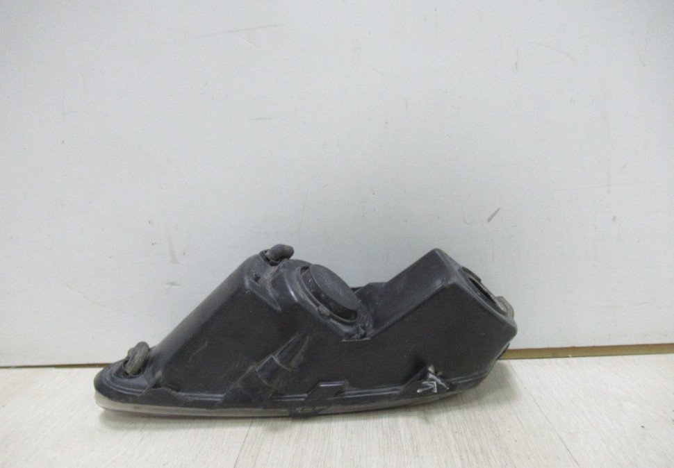 Противотуманная фара (ПТФ) правая Volkswagen Polo рестайл oem 6r0941062d (слом.1крепл)