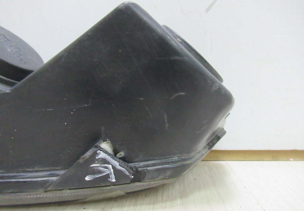 Противотуманная фара (ПТФ) правая Volkswagen Polo рестайл oem 6r0941062d (слом.1крепл)