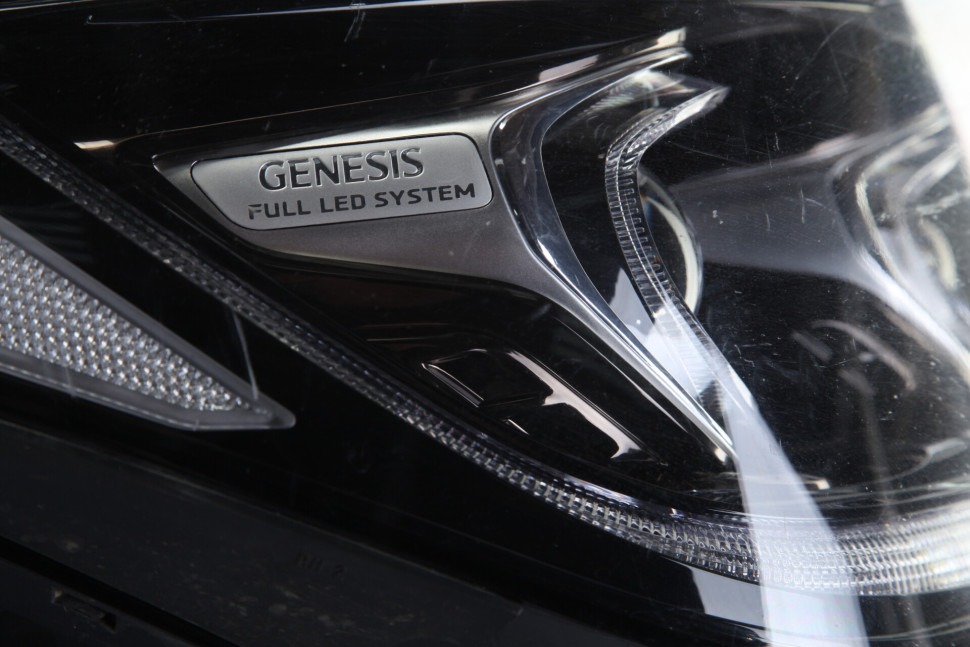 Фара правая LED Genesis G80 DH 2016 oem 92102B1570