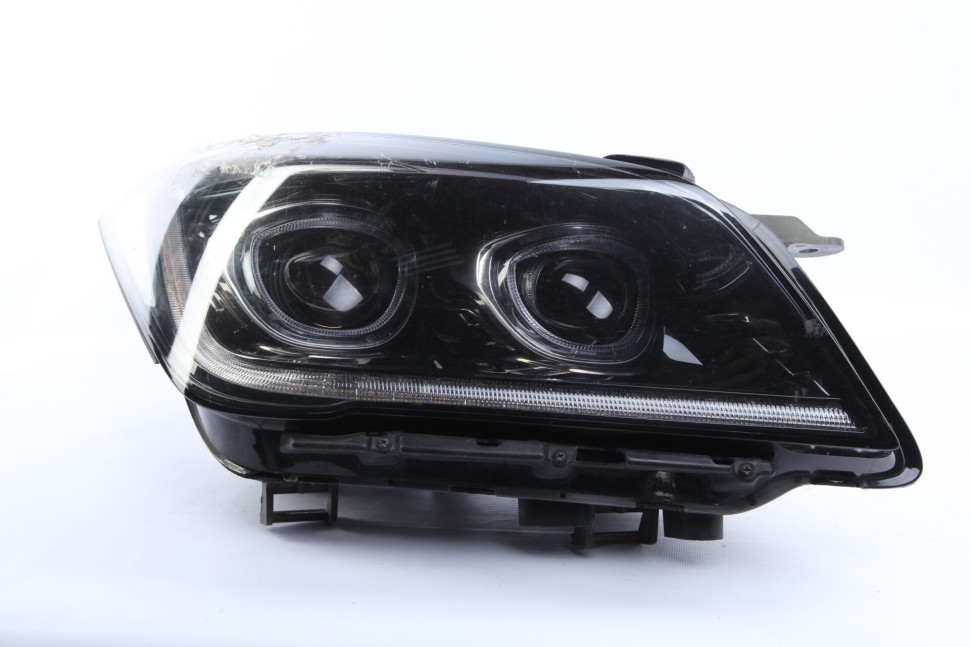 Фара правая LED Genesis G80 DH 2016 oem 92102B1570