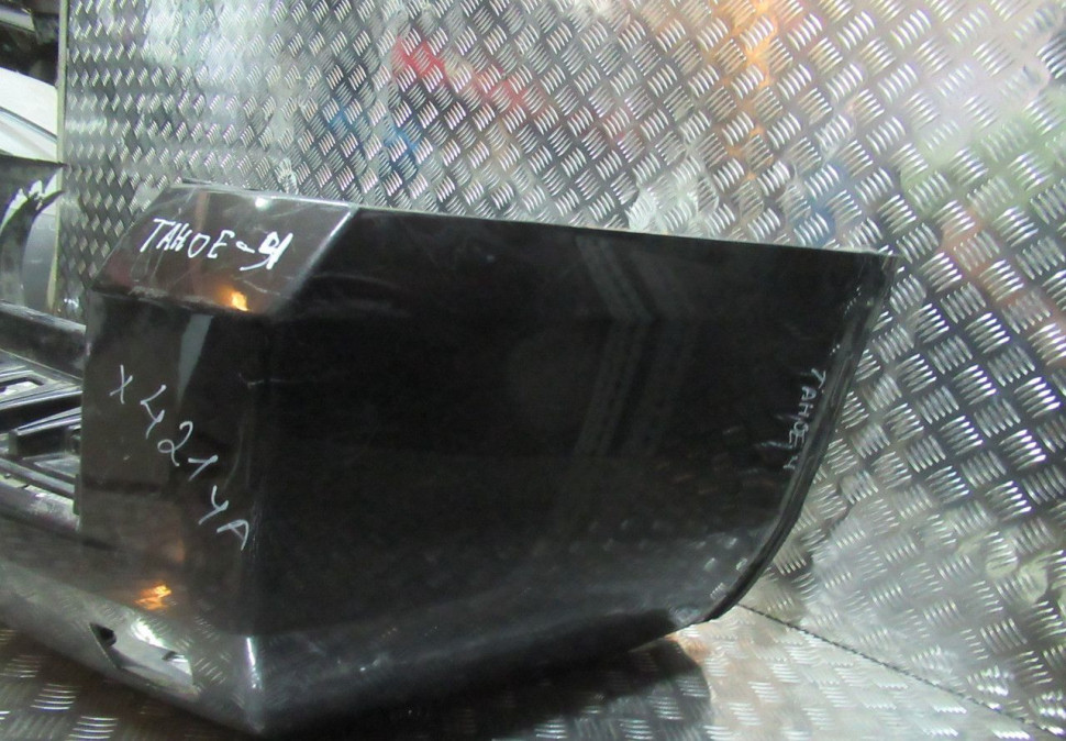 Бампер задний Chevrolet Tahoe 4 oem 23142968 (трещины) (скл-3) Бампер задний Chevrolet Tahoe 4 oem 23142968 (трещины) (скл-3)