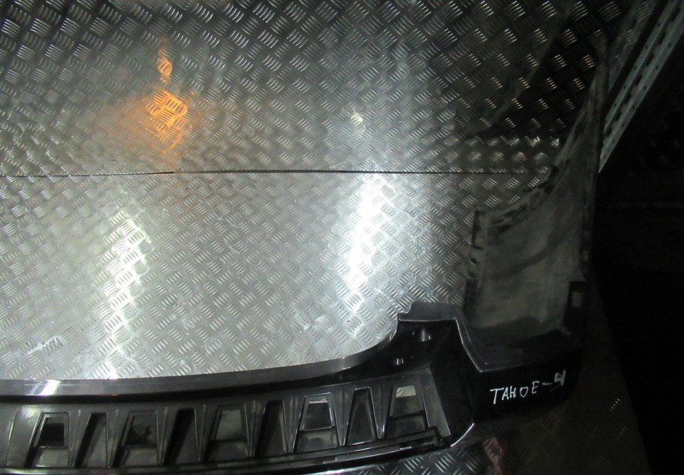 Бампер задний Chevrolet Tahoe 4 oem 23142968 (трещины) (скл-3) Бампер задний Chevrolet Tahoe 4 oem 23142968 (трещины) (скл-3)