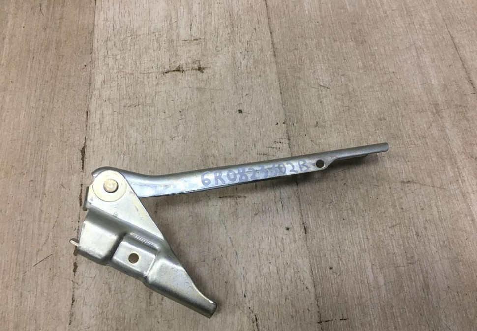 Петля капота правая Volkswagen Polo 5 2009-2020 oem 6R0823302B