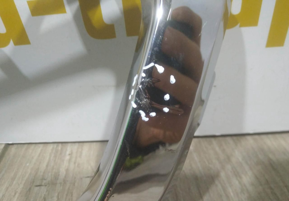 Молдинг переднего бампера правый бу Renault Sandero Stepway 2 рестайлинг OEM 261A25604R Молдинг переднего бампера правый бу Renault Sandero Stepway 2 рестайлинг OEM 261A25604R