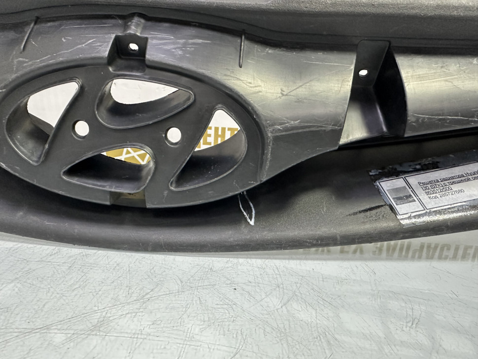 Решетка радиатора Hyundai I30 1 FD рестайлинг 2010 OEM 863512R500