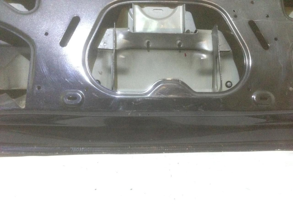 Крышка багажника Volkswagen Touareg 1 (03-10) oem 7l6827105 (скл-3) Крышка багажника Volkswagen Touareg 1 (03-10) oem 7l6827105 (скл-3)