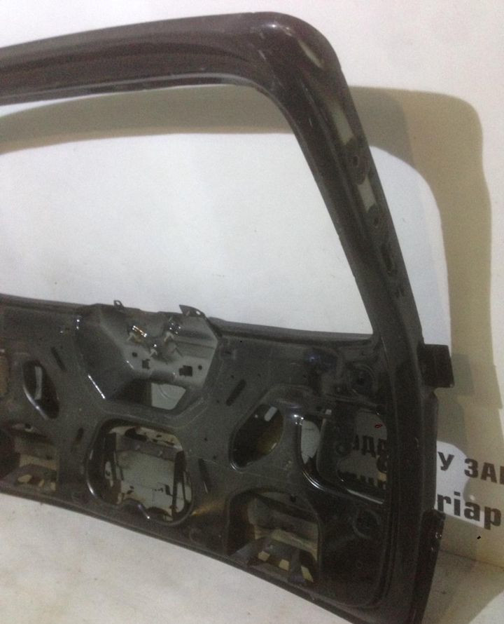 Крышка багажника Volkswagen Touareg 1 (03-10) oem 7l6827105 (скл-3) Крышка багажника Volkswagen Touareg 1 (03-10) oem 7l6827105 (скл-3)