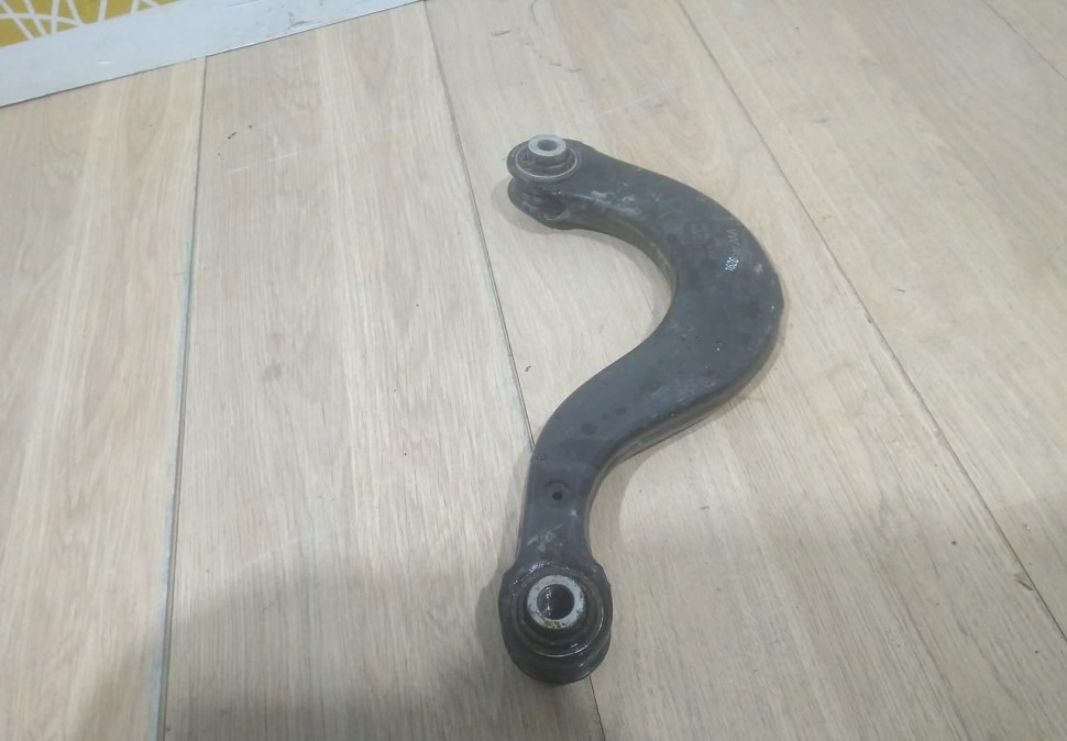 Рычаг задний верхний бу Skoda Yeti OEM 5Q0505351B