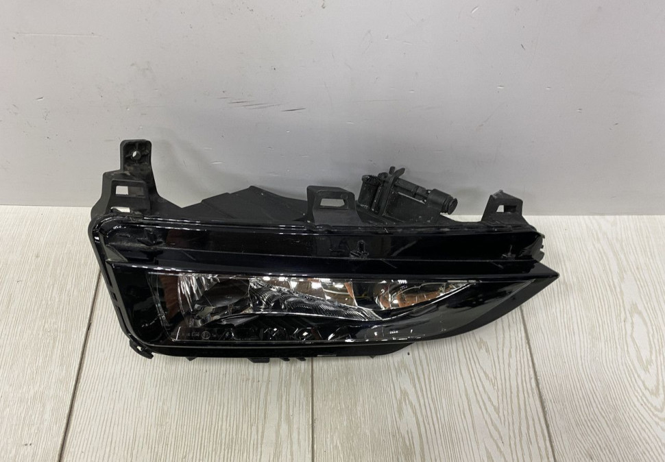 Фара противотуманная левая Skoda Rapid 2 OEM 60U941699