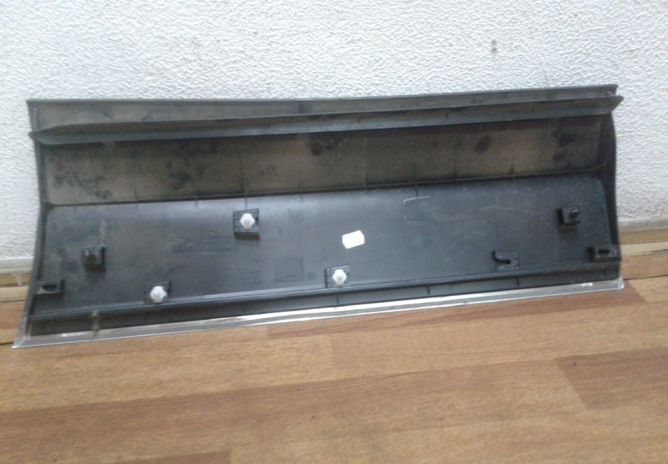 Молдинг двери задний правый Volkswagen Tiguan 2 oem 5na854950 (скл-3)