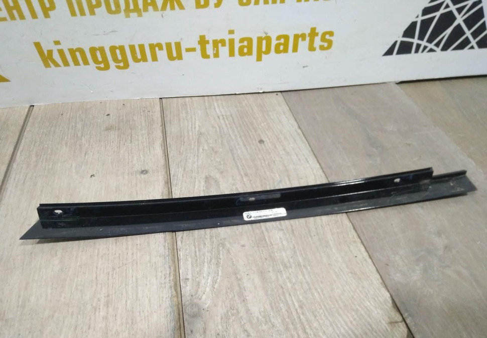 Накладка рамки задней правой двери задняя бу BMW X5 F15 OEM 51357289672 Накладка рамки задней правой двери задняя бу BMW X5 F15 OEM 51357289672