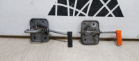 Крюк замка капота Volkswagen Polo oem 6ru823186