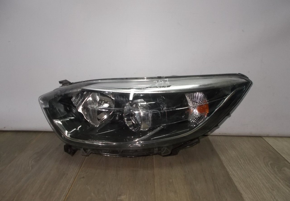 Фара левая бу Renault Kaptur OEM 260602042R