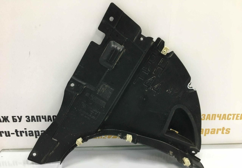 Защита пыльник переднего правая бампера BMW 2 F45 F46 oem 51758497244 Защита пыльник переднего правая бампера BMW 2 F45 F46 oem 51758497244