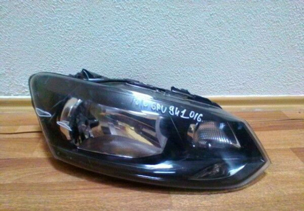 Фара правая Volkswagen Polo Oem 6RU941016 (скл-3)