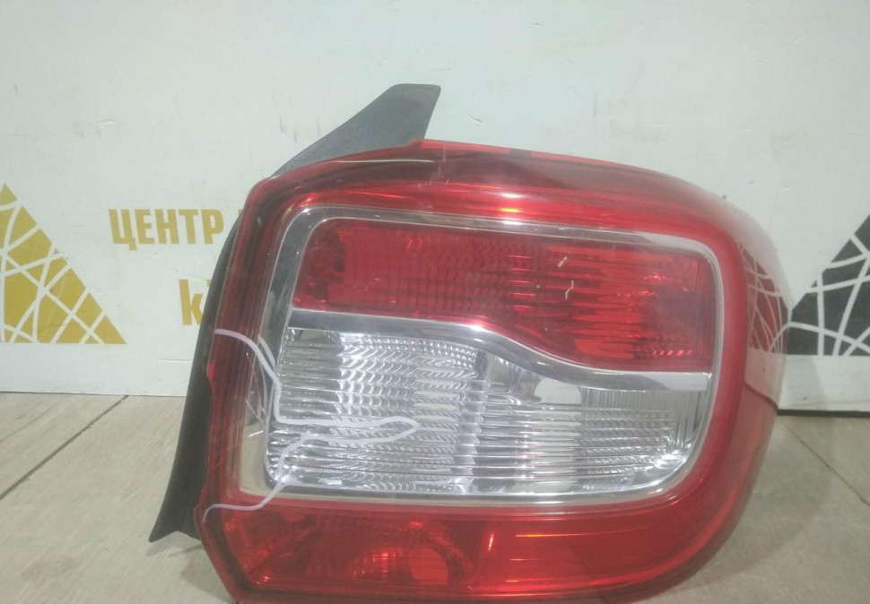 Фонарь правый бу Renault Logan 2 OEM 265501454R